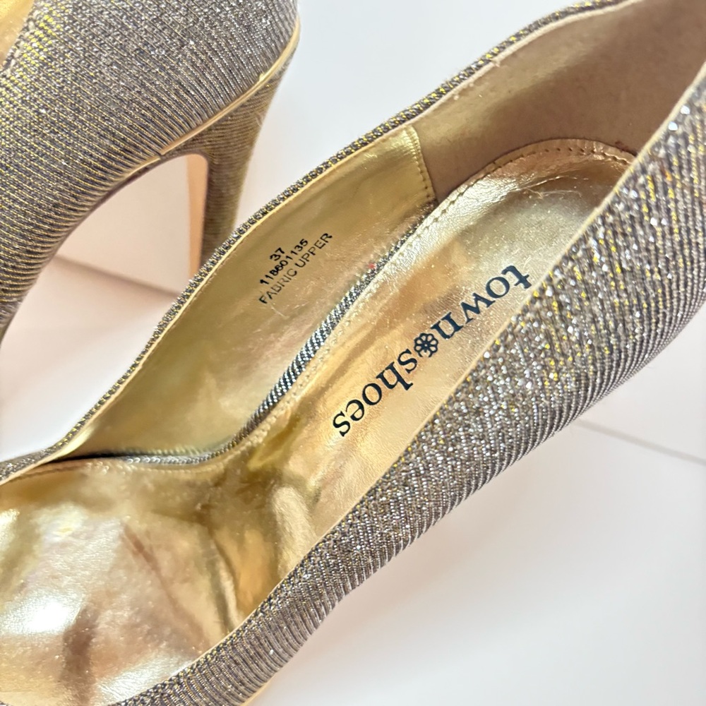 Chic Gray Peep-Toe Heels - Picture 4 of 7